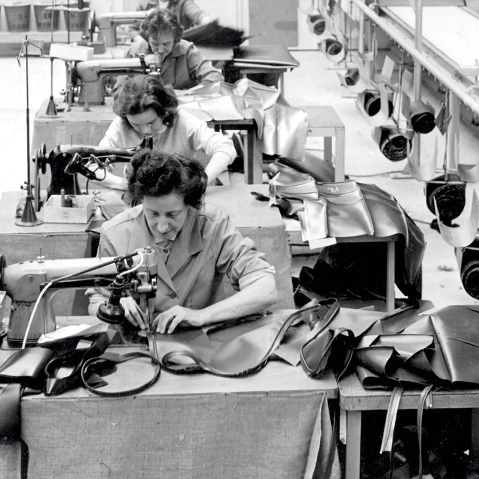Alstons started back in 1860 and were proud of their heritage in the furniture trade. During that period to now, Alstons has established itself as a major producer of well-engineered upholstery.
