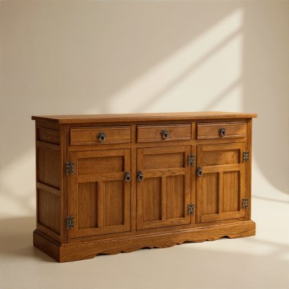 Old Charm Sideboard 3238 Old Charm Sideboard 3238