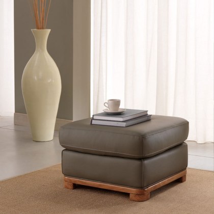 Gradi Ducati Footstool In Leather Gradi Ducati Footstool In Leather