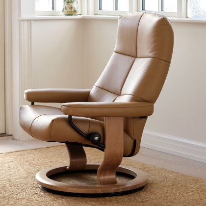 David Chair in Leather, Classic Base David Chair in Leather, Classic Base
