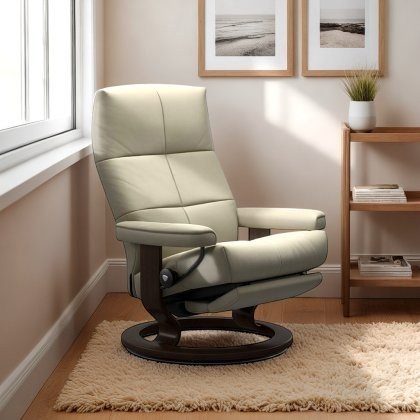 David Power Recliner in Leather David Power Recliner in Leather