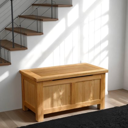 Arundel LightOak Blanket Box Arundel LightOak Blanket Box