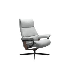 Stressless View Chair in Leather, Cross Base Stressless View Chair in Leather, Cross Base