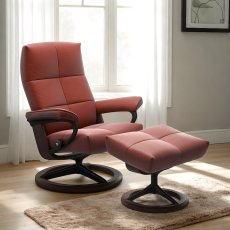Stressless David Chair in Leather, Signature Base with Footstool Stressless David Chair in Leather, Signature Base with Footstool