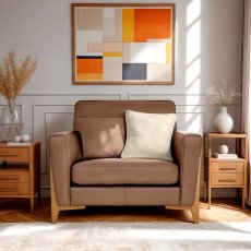 Ercol Marinello Snuggler in Leather Ercol Marinello Snuggler in Leather