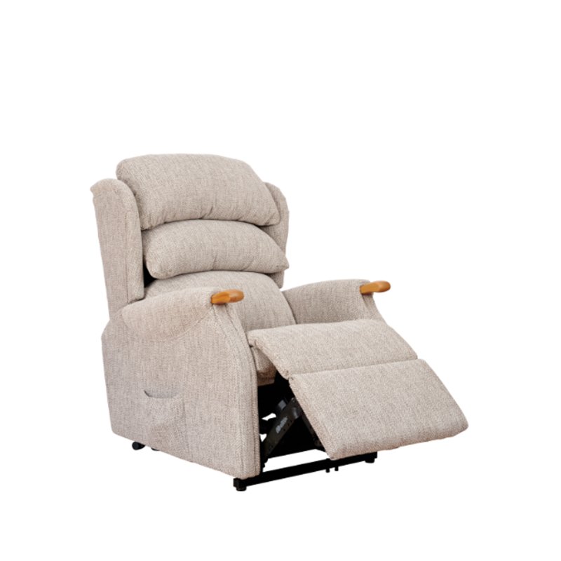 Celebrity Celebrity Westbury Petite Recliner in Aquaclean