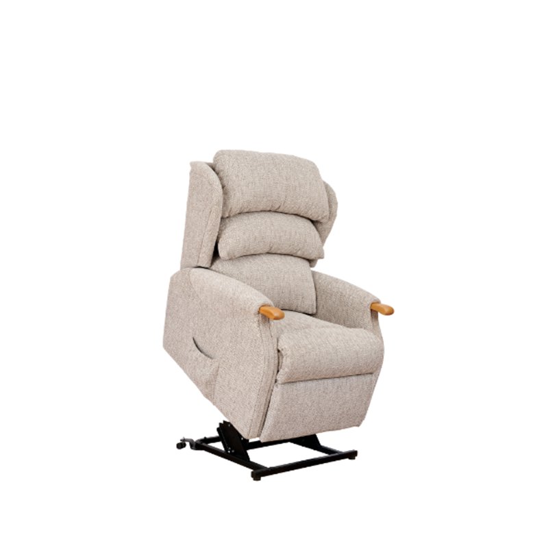 Celebrity Celebrity Westbury Petite Riser Recliner in Aquaclean