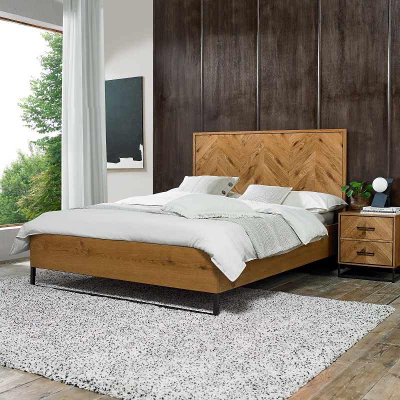 Bentley Designs Riva Oak 135cm Panel Bedstead