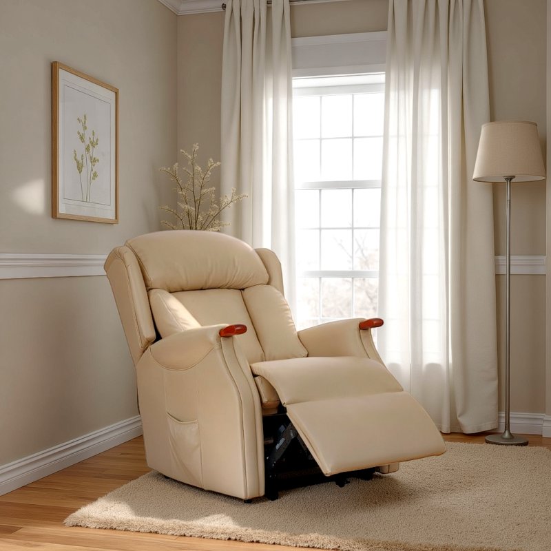 Celebrity Celebrity Canterbury Grande Recliner in Leather